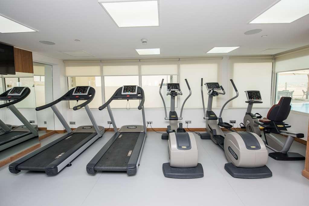 ดิ อเวนิว อะ เมอร์วับ โฮเต็ล Hotel โดฮา สิ่งอำนวยความสะดวก รูปภาพ A gym with various exercise machines